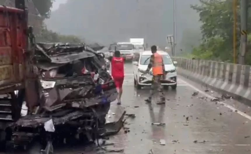 Mumbai-Pune Expressway: 16 Vehicles Collide In Downpour, 1 Dead