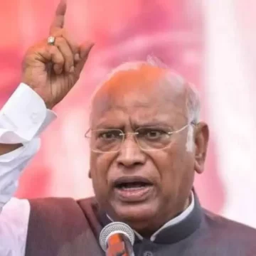 Kharge claims that the BJP is attempting to remove secularism, socialism from the Constitution