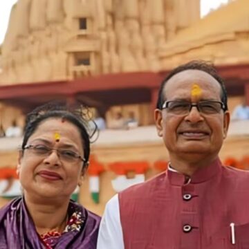 Shivraj Singh Chouhan Leaves Wife Behind in Gujarat, Returns With Convoy After Realising