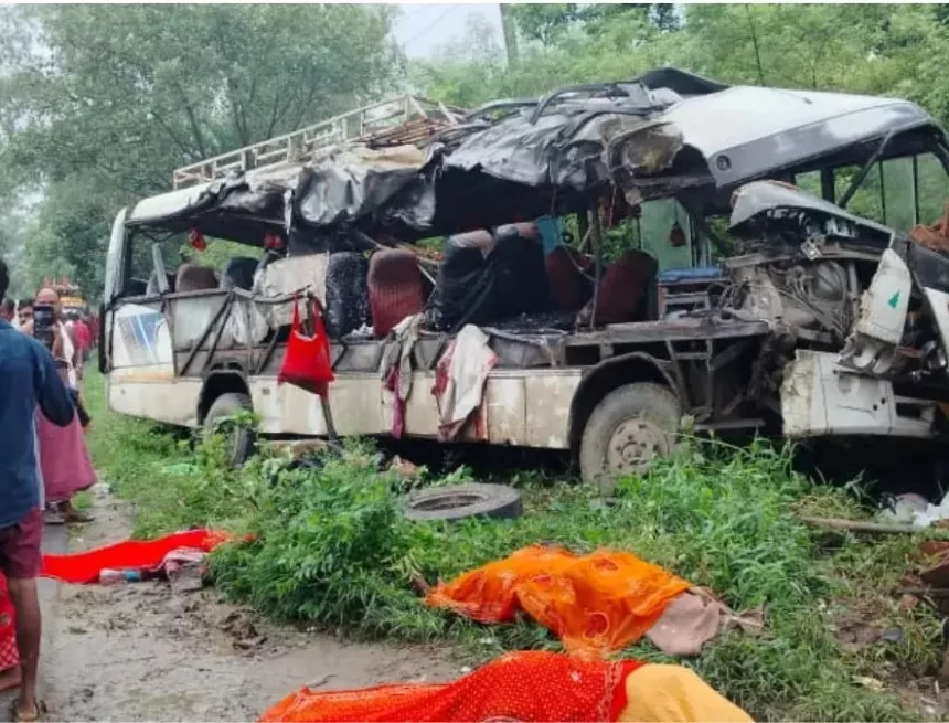 jharkhand.jpg 18 killed as bus transporting kanwariyas collided with a truck in Jharkhand