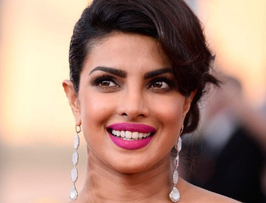 t584hf9k_priyanka-_625x300_18_July_25 Honor Priyanka Chopra’s 43rd Birthday in Desi Fashion
