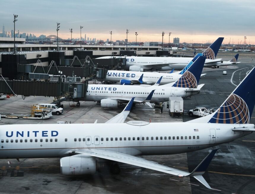 1200x800 A technical problem has caused the grounding of all United Airlines flights