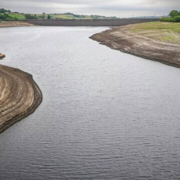 123266584 UK Urges Citizens to Delete Emails, Photos to Help Tackle Water Crisis