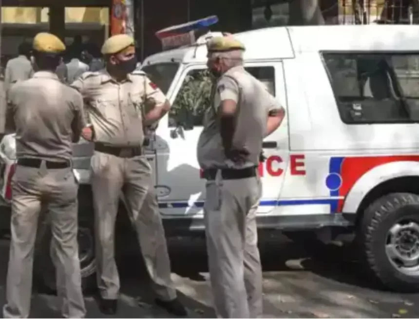 1261m5cc_delhi-police_625x300_17_August_25 Bomb Threats Trigger Evacuations at Multiple Delhi Schools; Police Launch Search Operations