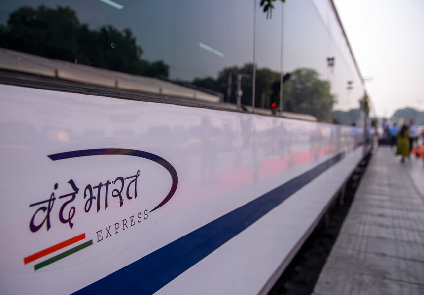 1688808218_vande-bharat PM Modi to visit Bengaluru on Sunday to launch yellow line metro, Vande Bharat Express