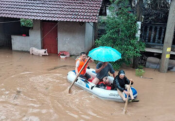 nine-dead,-three-missing-as-flash-floods-hit-camping-site-in-north-china