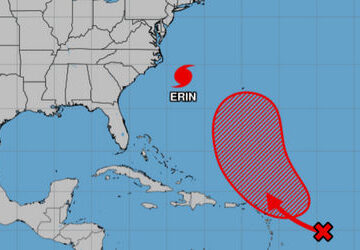hurricane-erin-approaches-north-carolina-in-us-storm-and-flooding-expected