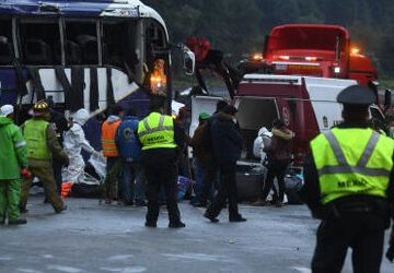 five-dead-in-tour-bus-crash-in-us-state-of-new-york