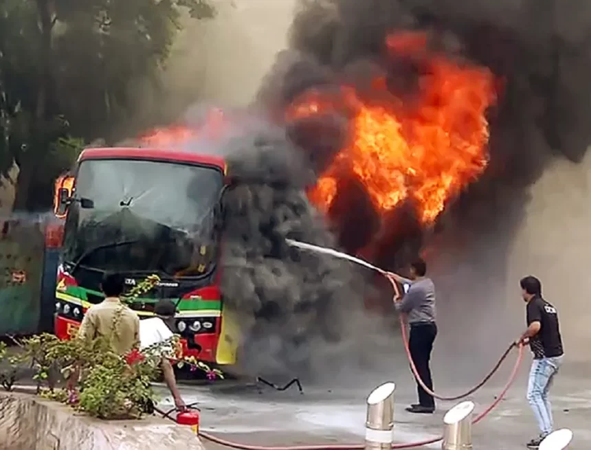 22best-bus-fire Mumbai CNG BEST Bus Catches Fire in Vikhroli, No Injuries