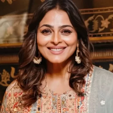 Actor Shilpa Shirodkar’s Car Hit by Bus in Mumbai, Files Police Complaint