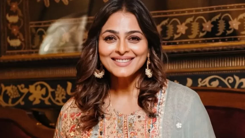 Actor Shilpa Shirodkar’s Car Hit by Bus in Mumbai, Files Police Complaint