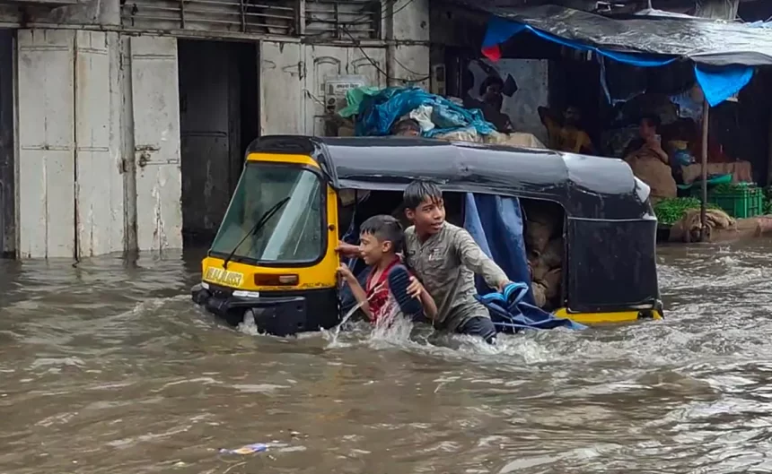 Mumbai Rains Cause Massive Waterlogging, Train and Flight Services Disrupted