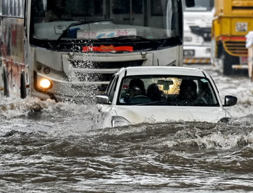 Heavy Rains Disrupt Mumbai for Third Day, Schools Shut Amid Waterlogging