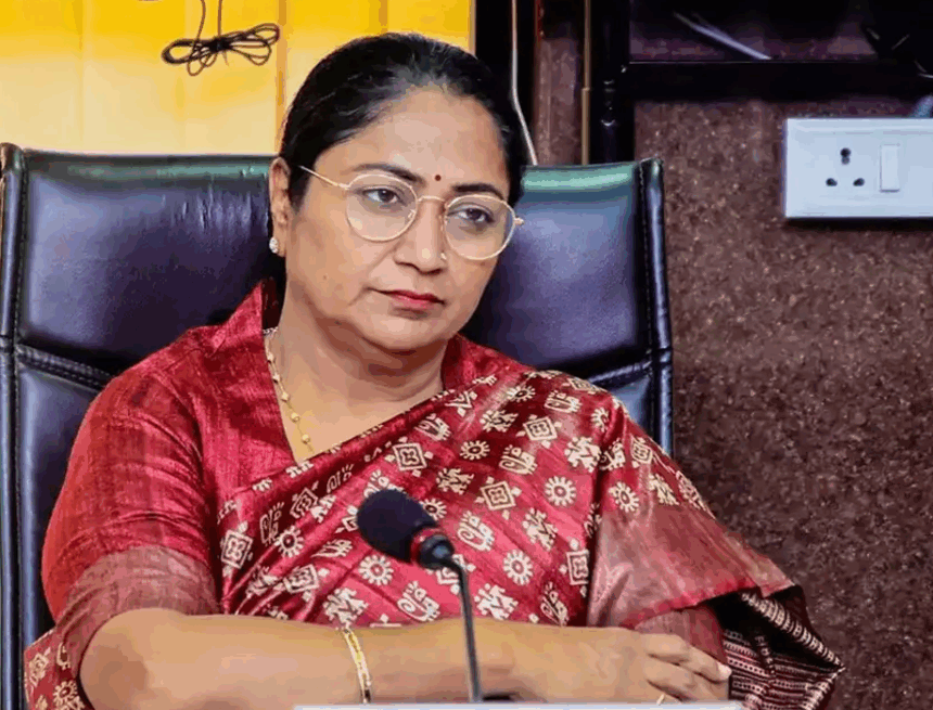 DelhiCMRekhaGupta Delhi CM Rekha Gupta Attacked During Public Grievance Meet at Official Residence