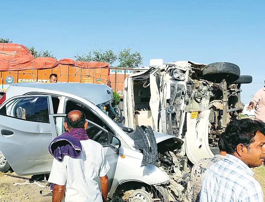 Guj-accident-4col Four people lost their lives in an accident close to Morbi