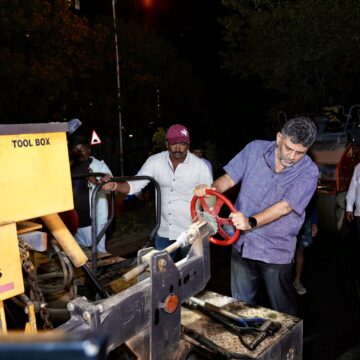 D.K. Shivakumar Conducts Midnight Inspection to Speed Up Bengaluru Road Repairs