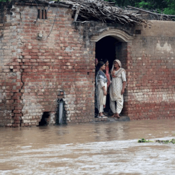 India Issues Fresh Flood Warnings to Pakistan as Monsoon Rains Worsen; Over 150,000 Evacuated