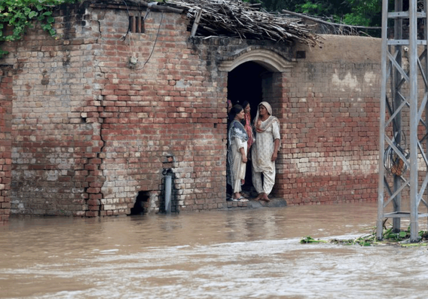 India Issues Fresh Flood Warnings to Pakistan as Monsoon Rains Worsen; Over 150,000 Evacuated