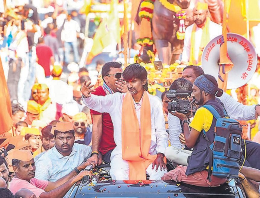 Pune--Maratha-leader-Manoj-Jarange-Patil-leads-the_1706124836213 Maratha Quota Activist Manoj Jarange-Patil Begins Indefinite Hunger Strike at Azad Maidan