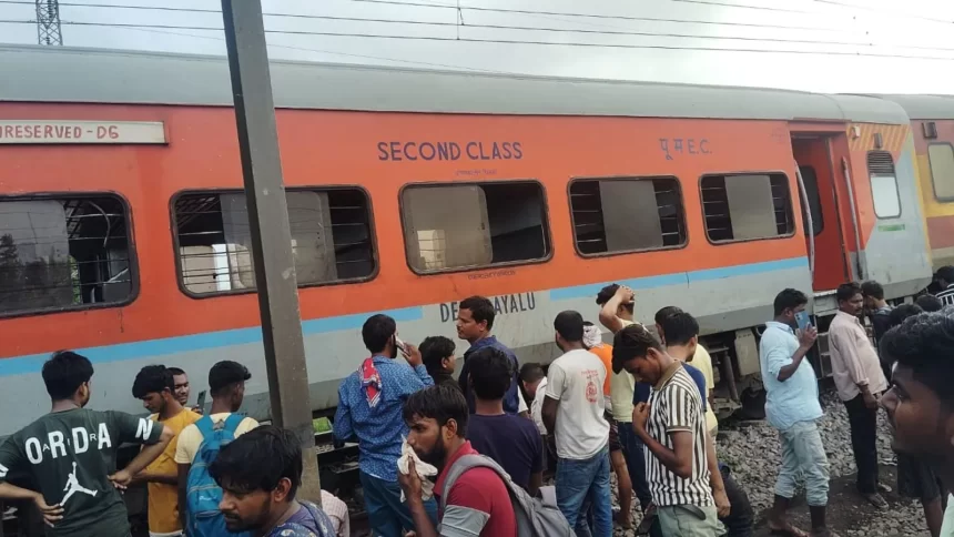 2 Coaches of Muzaffarpur–Ahmedabad Jan Sadharan Express Derail Near Kanpur; No Injuries Reported
