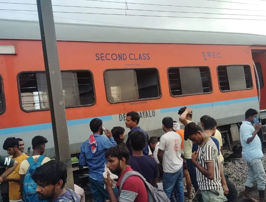 2 Coaches of Muzaffarpur–Ahmedabad Jan Sadharan Express Derail Near Kanpur; No Injuries Reported