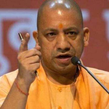 CM Yogi Adityanath Holds Janata Darshan in Varanasi, Hears Over 100 Grievances