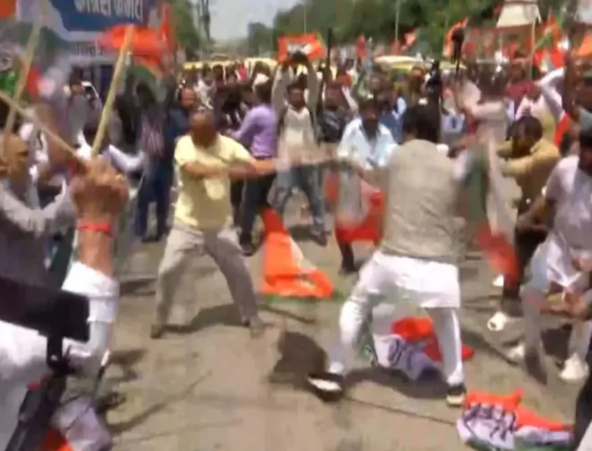 congressjpg_1756450528337 BJP and Congress Workers Clash in Patna Over Abuses Directed at PM Modi