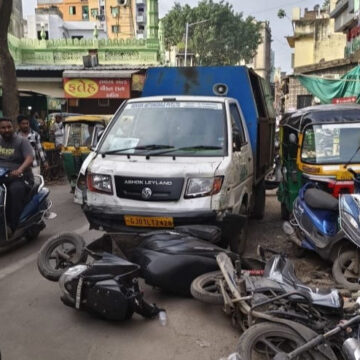 Man killed after civic garbage collection van rams two-wheelers in Jamalpur, driver arrested
