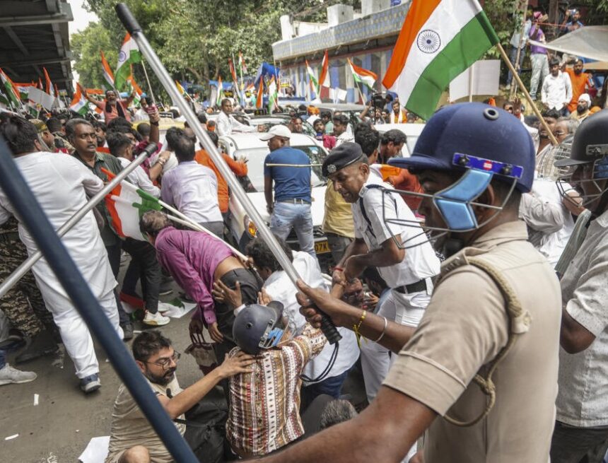 deccanherald_2025-08-09_qwexnpdd_file81vfv9g40471ggpn21d6 Police lathicharge protestors to stop ‘Nabanna Chalo Abhiyan’, RG Kar rape and murder