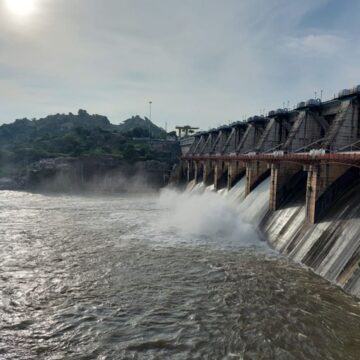 Alert Issued for Subhash Bridge Areas as Dharoi Dam Releases Water into Sabarmati River