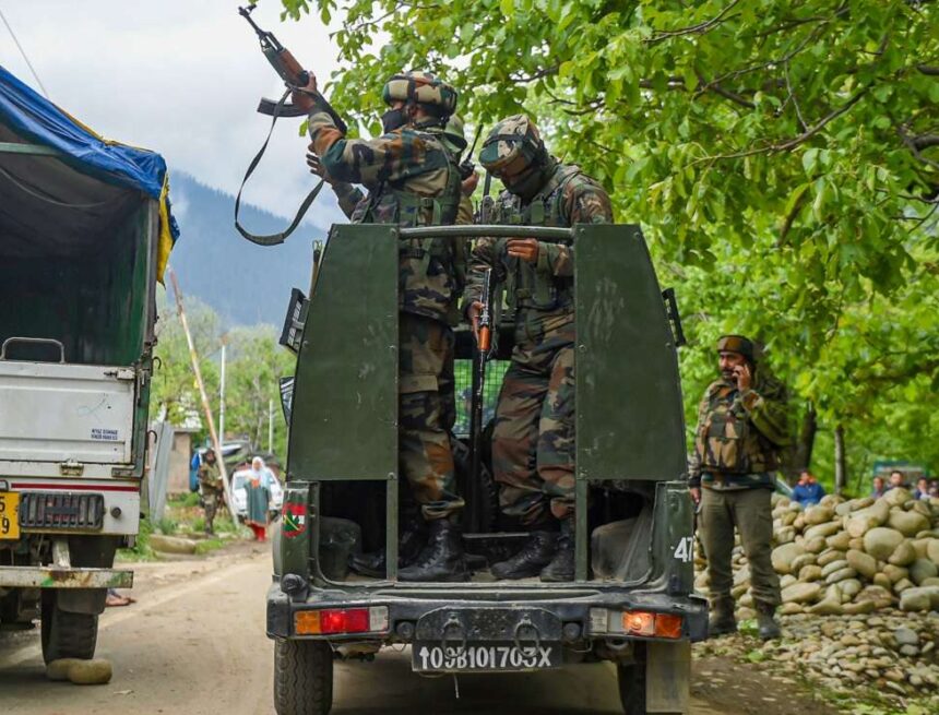 encounter4-1660440849 Clashes Erupt In Uri, J&K Before Independence Day, Resulting In Soldier’s Death