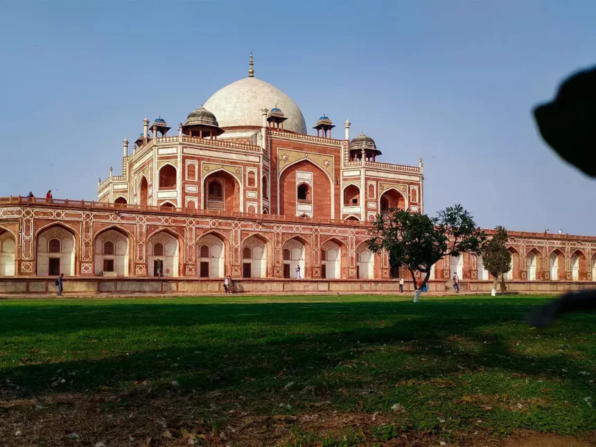 Portion of Humayun’s Tomb Dome Collapses in Delhi; Several Feared Trapped