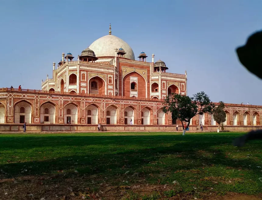 india-news-live-updates-august-15-donald-trump-putin-meet-pm-modi-russia-ukraine-israel-gaza-weather-rain-cloudburst-monsoon-parliament-monsoon-session Portion of Humayun’s Tomb Dome Collapses in Delhi; Several Feared Trapped