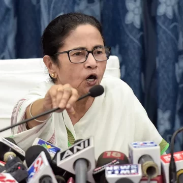 Mamata Banerjee Accuses BJP of Deploying 500 Teams to Remove Voter Names at TMCP Foundation Day