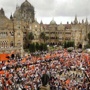 Massive Maratha Quota Protest Brings South Mumbai to Standstill Ahead of Azad Maidan Agitation
