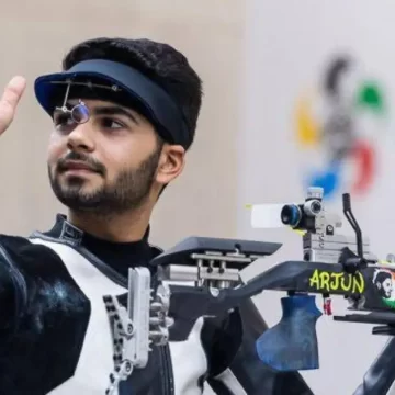 Arjun Babuta and Elavenil Valarivan Win Gold in 10m Air Rifle Mixed Team at Asian Shooting Championship