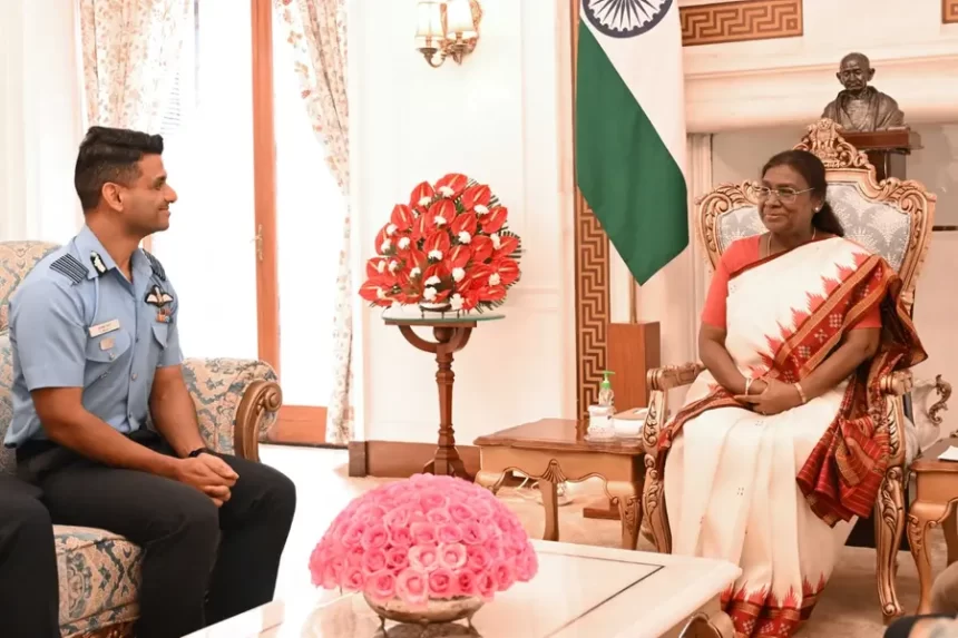 President Droupadi Murmu Meets IAF Astronaut Shubhanshu Shukla Ahead of National Space Day