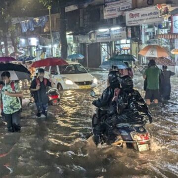 Mumbai Rains: Heavy Downpour Causes Waterlogging, IMD Issues Red Alert for City