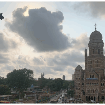 Mumbai Weather Update: Cloudy Skies and Light to Moderate Rain; IMD Issues Yellow Alert for Konkan