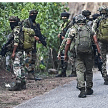 Kulgam Encounter: Gunfight Erupts in Guddar Forest, One Army Soldier Injured