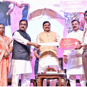 Madhya Pradesh CM Mohan Yadav Honors Class 12 Toppers with Free Scooties, Encourages Academic Excellence