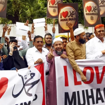 Violence Erupts in Bareilly Over “I Love Muhammad” Campaign, Police Use Force to Disperse Protesters