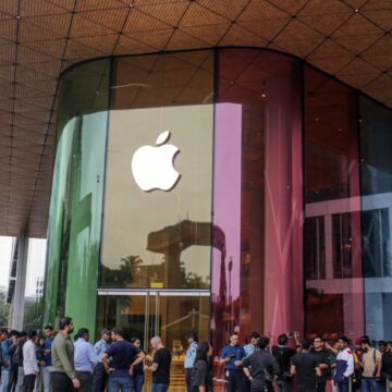 Apple Urges India to Amend Tax Laws to Support Its Expansion in the Country