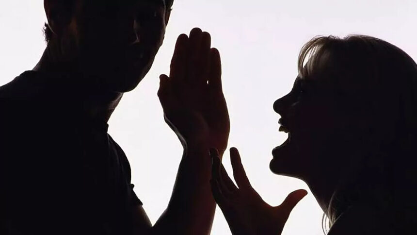 Delhi Man Severely Burned as Wife Pours Boiling Oil, Sprinkles Chilli Powder During Night Attack