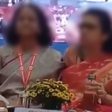 Two Senior Postal Officers Engage in Public Spat During Nitin Gadkari’s Event in Nagpur; Video Sparks Outrage