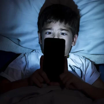 Excessive Screen Time in Children Linked to Higher Heart Disease Risk: Study Warns