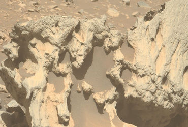 nasa-spots-unusual-iron-nickel-rock-on-mars,-possibly-a-meteorite nasa-spots-unusual-iron-nickel-rock-on-mars,-possibly-a-meteorite