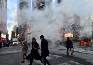 heavy-snowstorm-looms-over-us,-flights-cancelled,-power-outages-feared