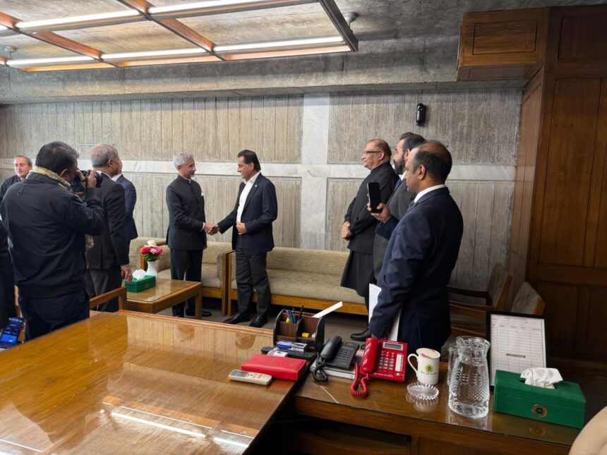 Jaishankar Attends Khaleda Zia Funeral in Dhaka, Brief Courtesy Exchange With Pakistan Speaker Misrepresented Online