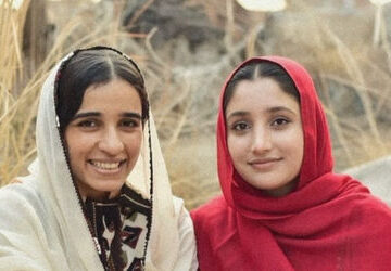 baloch-women-seen-shooting-with-rifle-and-smiling-before-dying